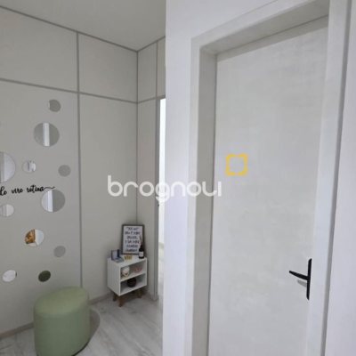 Sala com 23m², no bairro Trindade em Florianópolis