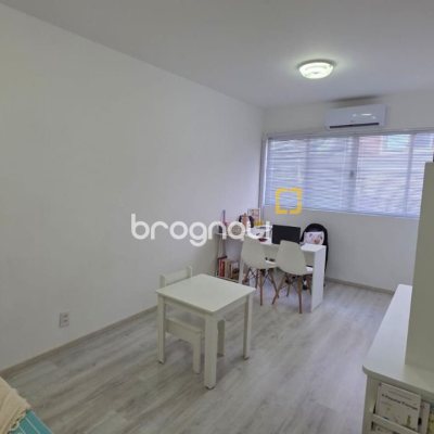 Sala com 23m², no bairro Trindade em Florianópolis