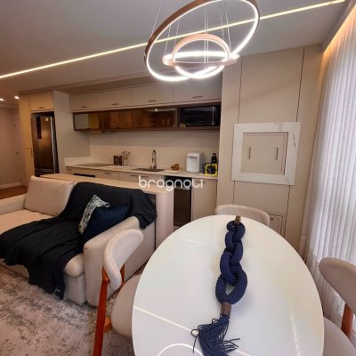 Apartamento com 73m², 2 quartos (sendo 1 suíte), 1 garagem, no bairro Ingleses em Florianópolis