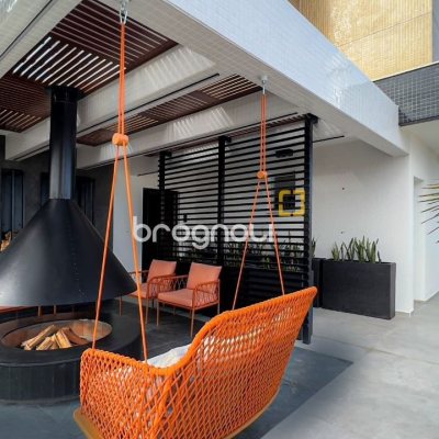 Apartamento com 73m², 2 quartos (sendo 1 suíte), 1 garagem, no bairro Ingleses em Florianópolis