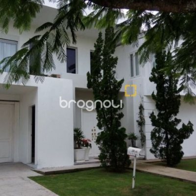 Casa com 250m², 5 quartos (sendo 3 suítes), 4 garagens, no bairro Jurerê Internacional em Florianópolis