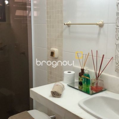 Casa com 250m², 5 quartos (sendo 3 suítes), 4 garagens, no bairro Jurerê Internacional em Florianópolis