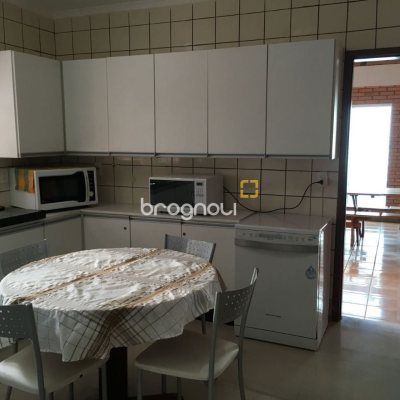 Casa com 250m², 5 quartos (sendo 3 suítes), 4 garagens, no bairro Jurerê Internacional em Florianópolis