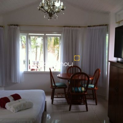 Casa com 250m², 5 quartos (sendo 3 suítes), 4 garagens, no bairro Jurerê Internacional em Florianópolis