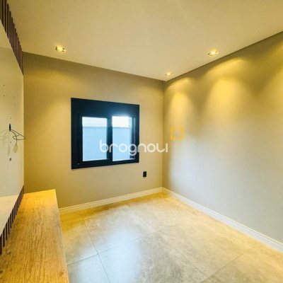 Casa com 240m², 4 quartos (sendo 2 suítes), 4 garagens, no bairro Campeche em Florianópolis