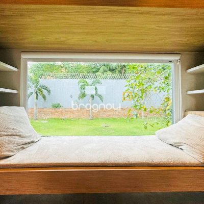 Casa com 240m², 4 quartos (sendo 2 suítes), 4 garagens, no bairro Campeche em Florianópolis