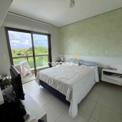 Apartamento com 102m², 3 quartos (sendo 1 suíte), 2 garagens, no bairro Campeche em Florianópolis