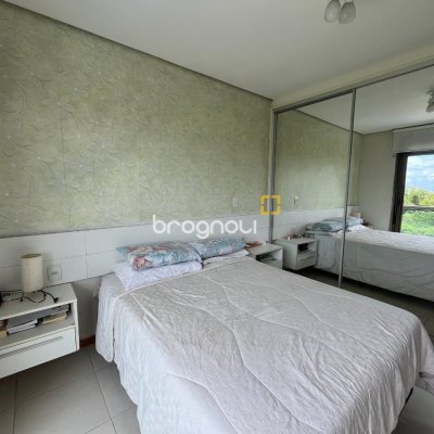 Apartamento com 102m², 3 quartos (sendo 1 suíte), 2 garagens, no bairro Campeche em Florianópolis