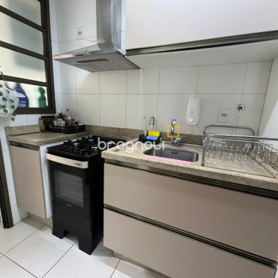 Apartamento com 102m², 3 quartos (sendo 1 suíte), 2 garagens, no bairro Campeche em Florianópolis