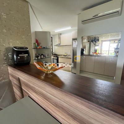 Apartamento com 102m², 3 quartos (sendo 1 suíte), 2 garagens, no bairro Campeche em Florianópolis