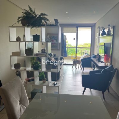 Apartamento com 102m², 3 quartos (sendo 1 suíte), 2 garagens, no bairro Campeche em Florianópolis