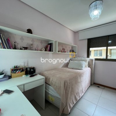 Apartamento com 102m², 3 quartos (sendo 1 suíte), 2 garagens, no bairro Campeche em Florianópolis