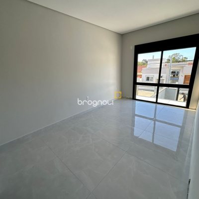 Casa com 82m², 2 quartos (sendo 2 suítes), 2 garagens, no bairro Cachoeira do Bom Jesus em Florianópolis