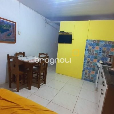 Casa com 60m², 6 garagens, no bairro Rio Vermelho em Florianópolis