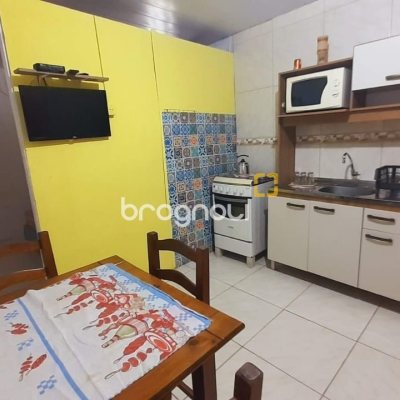 Casa com 60m², 6 garagens, no bairro Rio Vermelho em Florianópolis