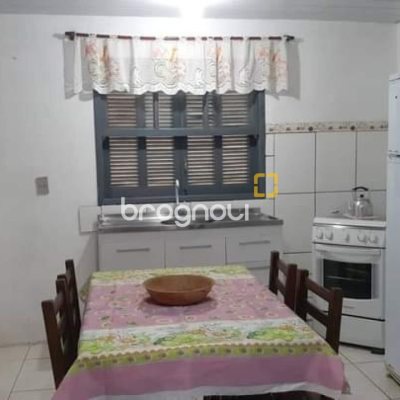 Casa com 60m², 6 garagens, no bairro Rio Vermelho em Florianópolis