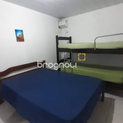 Casa com 60m², 6 garagens, no bairro Rio Vermelho em Florianópolis