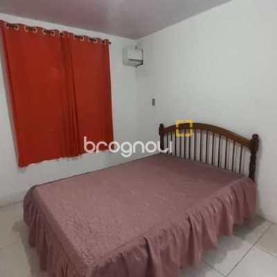 Casa com 60m², 6 garagens, no bairro Rio Vermelho em Florianópolis