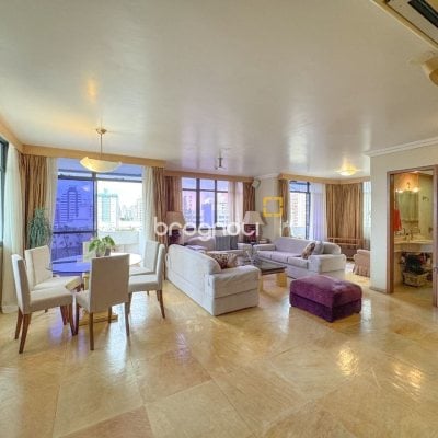 Apartamento com 211m², 4 quartos (sendo 3 suítes), 2 garagens, no bairro Centro em Florianópolis