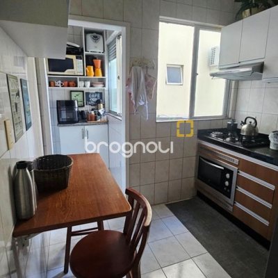 Apartamento com 75m², 3 quartos, 1 garagem, no bairro Campinas em São José
