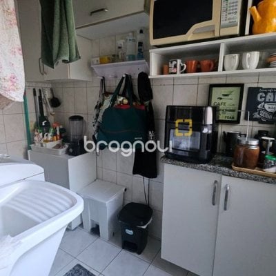 Apartamento com 75m², 3 quartos, 1 garagem, no bairro Campinas em São José