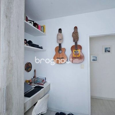 Apartamento com 75m², 3 quartos, 1 garagem, no bairro Campinas em São José