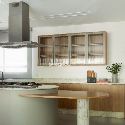 Apartamento com 268m², 3 quartos (sendo 3 suítes), 2 garagens, no bairro Cacupé em Florianópolis