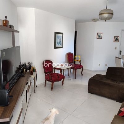 Apartamento com 88m², 3 quartos (sendo 1 suíte), 1 garagem, no bairro Centro em Florianópolis