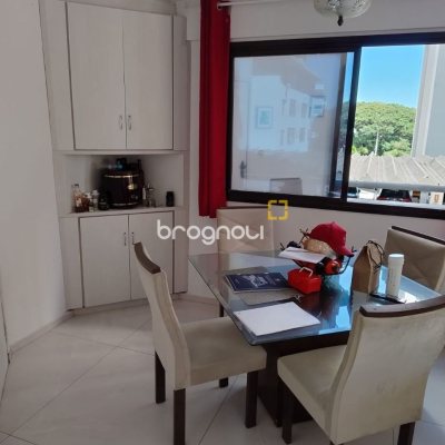 Apartamento com 88m², 3 quartos (sendo 1 suíte), 1 garagem, no bairro Centro em Florianópolis