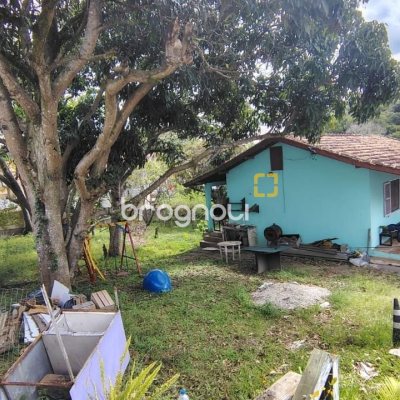 Terreno com 883m², no bairro São João do Rio Vermelho em Florianópolis
