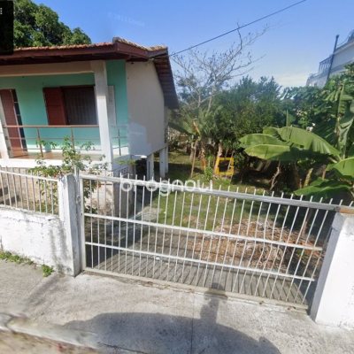 Terreno com 883m², no bairro São João do Rio Vermelho em Florianópolis