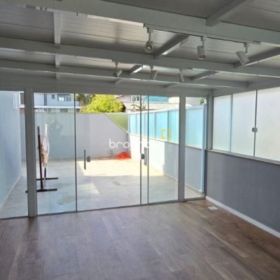 Cobertura com 140m², 3 quartos (sendo 1 suíte), 2 garagens, no bairro Jurerê em Florianópolis
