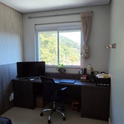 Cobertura com 140m², 3 quartos (sendo 1 suíte), 2 garagens, no bairro Jurerê em Florianópolis