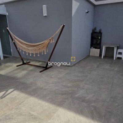 Cobertura com 140m², 3 quartos (sendo 1 suíte), 2 garagens, no bairro Jurerê em Florianópolis