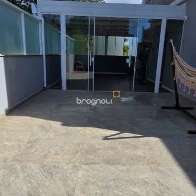 Cobertura com 140m², 3 quartos (sendo 1 suíte), 2 garagens, no bairro Jurerê em Florianópolis