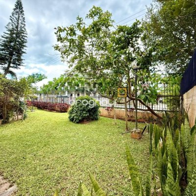 Apartamento com 186m², 4 quartos (sendo 3 suítes), 2 garagens, no bairro Ingleses em Florianópolis