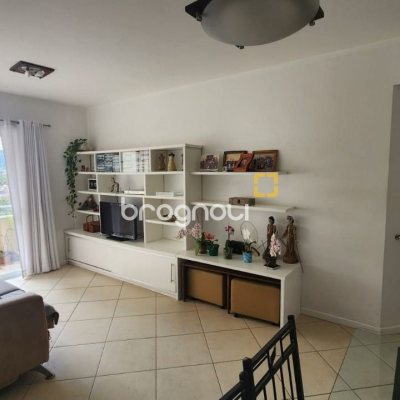 Apartamento com 91m², 3 quartos (sendo 1 suíte), 2 garagens, no bairro Córrego Grande em Florianópolis