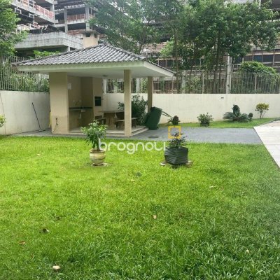 Apartamento com 91m², 3 quartos (sendo 1 suíte), 2 garagens, no bairro Córrego Grande em Florianópolis