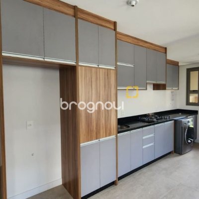 Apartamento com 106m², 2 quartos (sendo 2 suítes), 2 garagens, no bairro João Paulo em Florianópolis