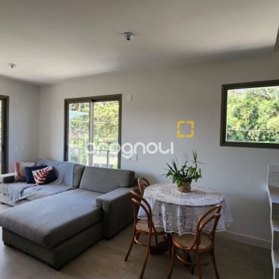 Apartamento com 106m², 2 quartos (sendo 2 suítes), 2 garagens, no bairro João Paulo em Florianópolis
