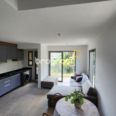 Apartamento com 106m², 2 quartos (sendo 2 suítes), 2 garagens, no bairro João Paulo em Florianópolis