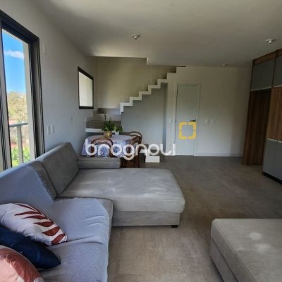 Apartamento com 106m², 2 quartos (sendo 2 suítes), 2 garagens, no bairro João Paulo em Florianópolis