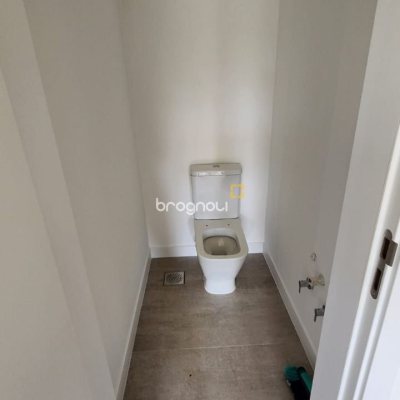 Apartamento com 106m², 2 quartos (sendo 2 suítes), 2 garagens, no bairro João Paulo em Florianópolis