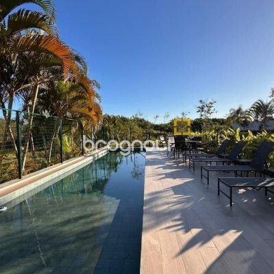 Apartamento com 106m², 2 quartos (sendo 2 suítes), 2 garagens, no bairro João Paulo em Florianópolis