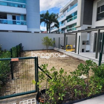 Apartamento com 106m², 2 quartos (sendo 2 suítes), 2 garagens, no bairro João Paulo em Florianópolis