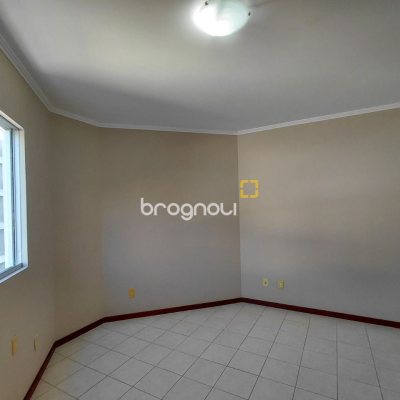 Apartamento com 67m², 2 quartos, 1 garagem, no bairro Pantanal em Florianópolis