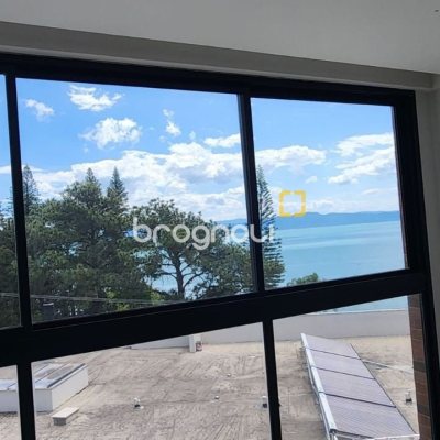 Apartamento com 51m², 1 quarto (sendo 1 suíte), 1 garagem, no bairro Cacupé em Florianópolis
