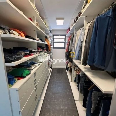 Casa de Condomínio com 275m², 4 quartos (sendo 3 suítes), 6 garagens, no bairro Campeche em Florianópolis