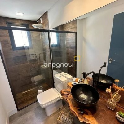 Casa de Condomínio com 275m², 4 quartos (sendo 3 suítes), 6 garagens, no bairro Campeche em Florianópolis