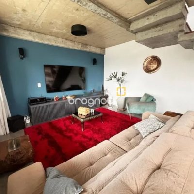 Casa de Condomínio com 275m², 4 quartos (sendo 3 suítes), 6 garagens, no bairro Campeche em Florianópolis